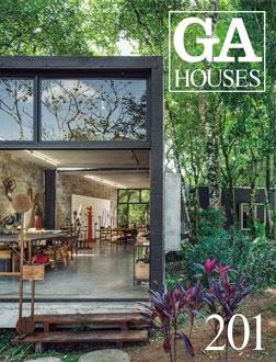Capa da edição 201 da revista japonesa GA Houses com a Casa Trem