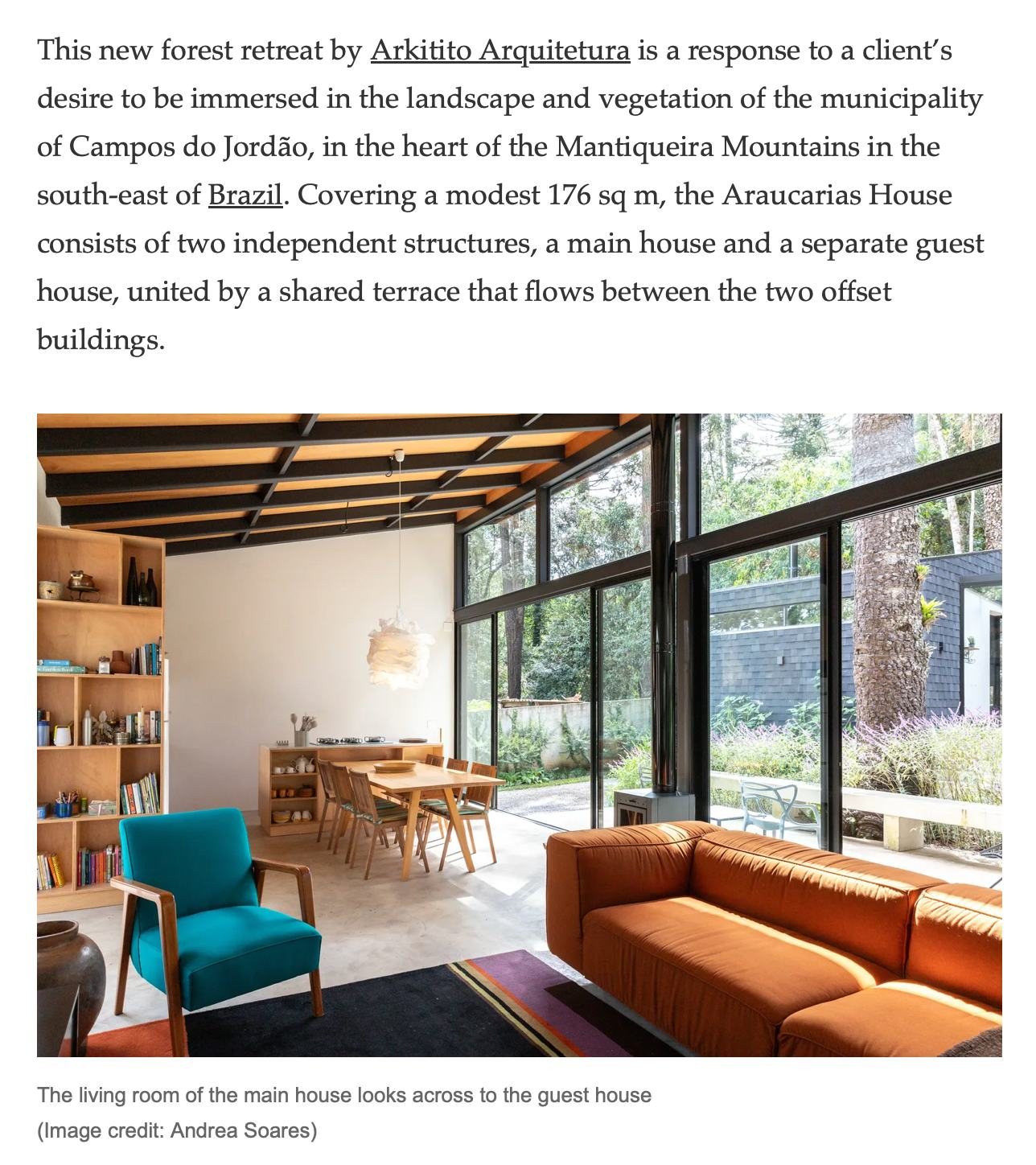 Página da Wallpaper* com a sala de estar da casa principal da Casa Araucárias